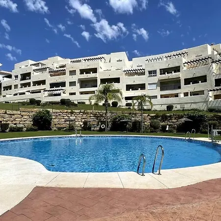 T3 Bilbilgolf Pool Апартаменти